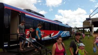 El tren que cada día une Posadas con Encarnación.