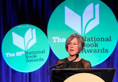 La poeta Louise Glück en la ceremonia de los National Book Awards de 2014 en Nueva York.