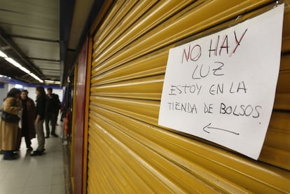 Copistería del metro de plaza Castilla, que echó el cierre porque sin electricidad las fotocopiadoras no funcionan.