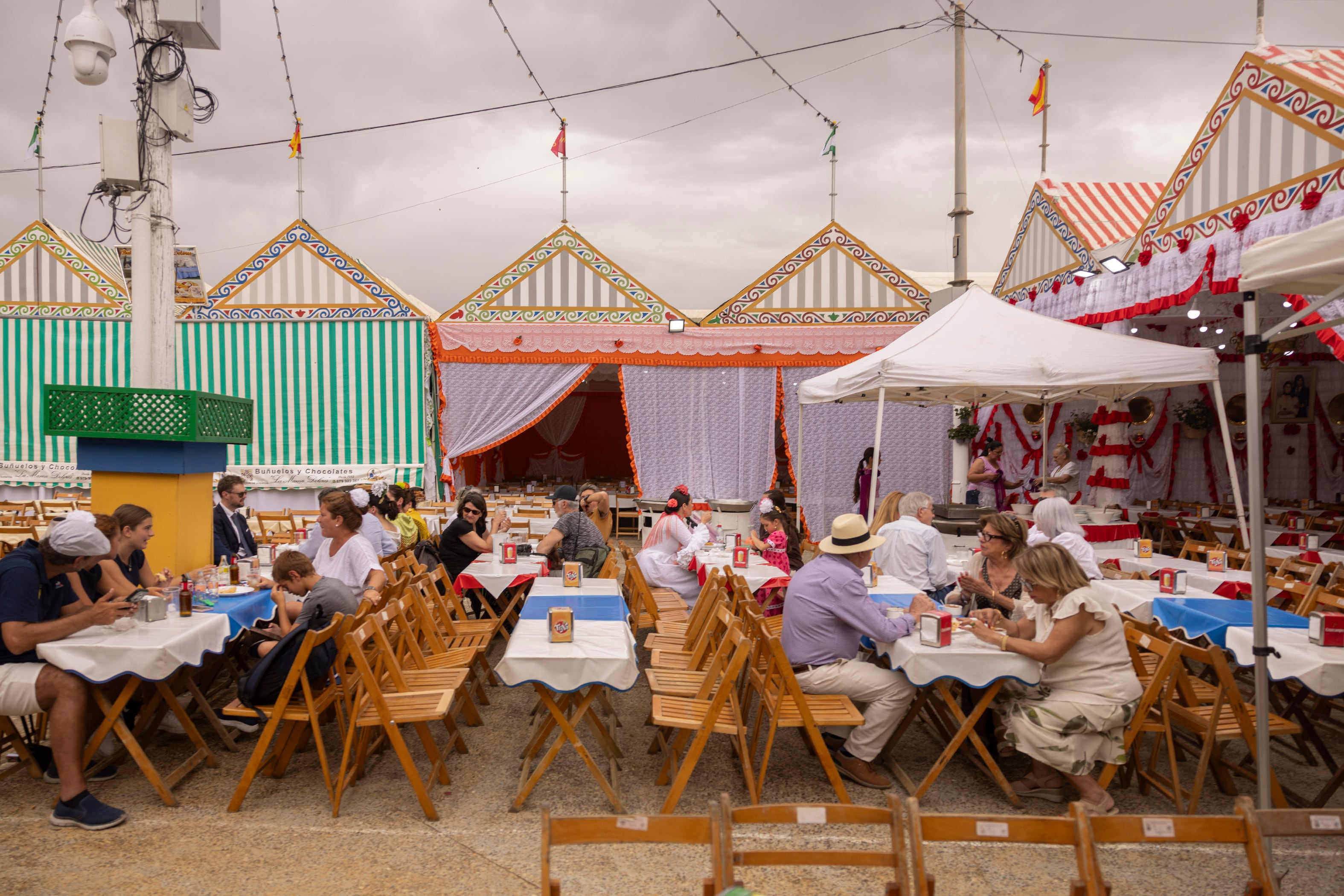 Caseta de Isabel en la Feria de Sevilla, este martes a primera hora de la tarde.
