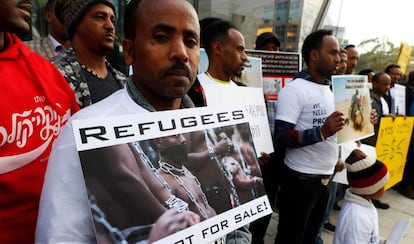 Inmigrantes africanos protestan contra los planes de deportaci&oacute;n de refugiados del Gobierno de Israel, el pasado 22 de enero en Jerusal&eacute;n.