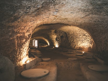 Tinajas de Celler del Roure en Moixent, en la Comunidad Valenciana.