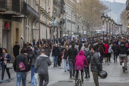 L’avinguda del Portal de l’Àngel fa 30 anys que és un carrer de vianants.