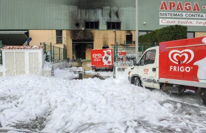 Incendio en una f&aacute;brica de helados Frigo.