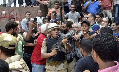 Desalojo de la mezquita Al Fatah en El Cairo.