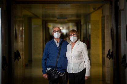 El paciente Alberto Gutiérrez, de 75 años, y su esposa, Mariluz Sánchez, de 71.