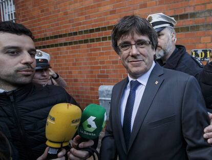 El expresidente catalán, Carles Puigdemont, a su salida de la cárcel de Neumuenster (Alemania), el pasado 6 de abril. 