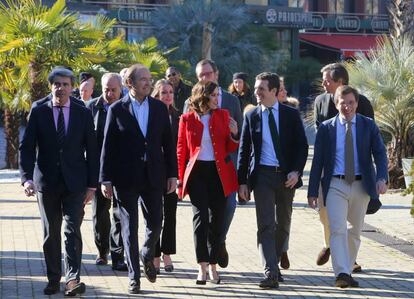 Casado, junto a Garrido, García-Escudero, Díaz Ayuso, y Martínez-Almeida.