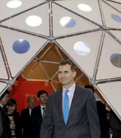 El príncipe de Asturias tras inaugurar, hoy en Valencia, las ferias de interiorismo,arquitectura,decoración y diseño.