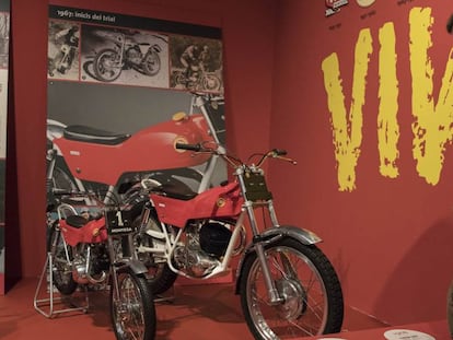 Una Cota 247 a l'exposició de les motos Montesa al Palau Robert.