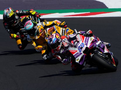 Jorge Martin lidera la carrera durante el Gran Premio de San Marino 2023.