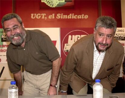 Cándido Méndez y José María Fidalgo, ayer, durante una conferencia de prensa. PLANO MEDIO - ESCENA