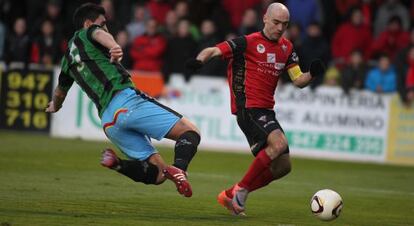 Pablo Infante, del Mirandés, en un partido de esta temporada.