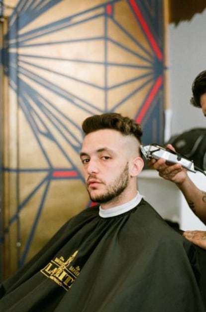 Visita a un barbero de Sunset Boulevard.