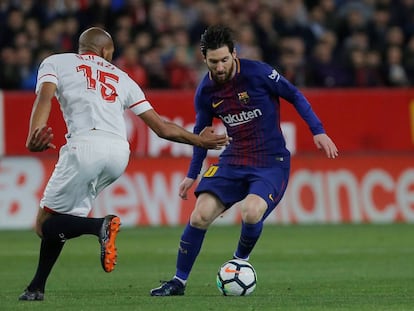 Messi i N'Zonzi en un moment del partit.  