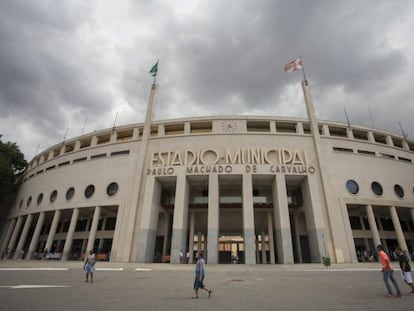 A entrada do est&aacute;dio do Pacaembu.