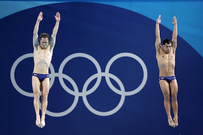 Adrián Abadía y Nicolás García, este viernes en la piscina de saltos.