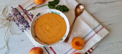 Salmorejo frutal veraniego