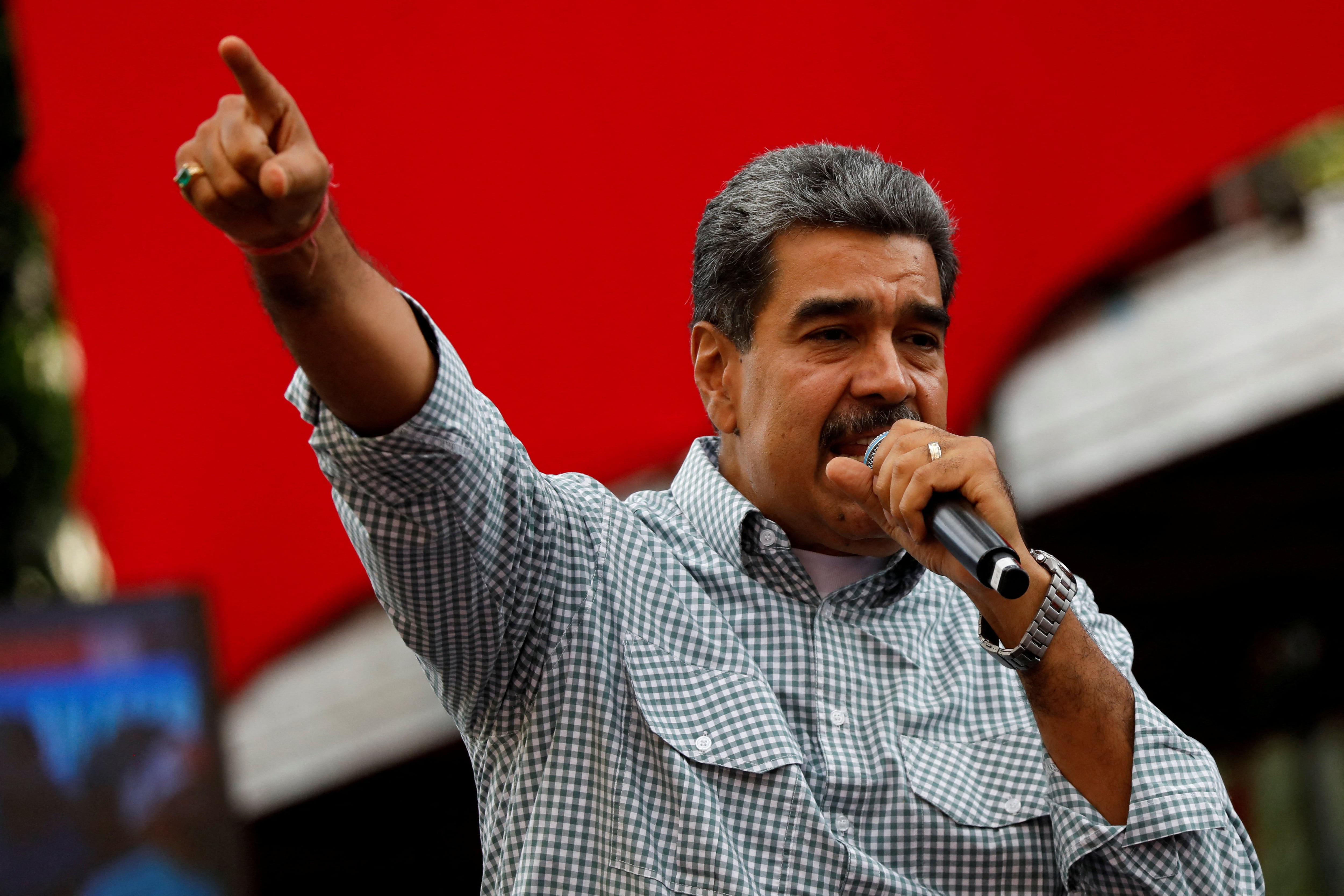 Maduro decreta “el adelanto de la Navidad para el 1 de octubre”