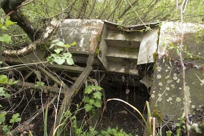Parte del chasis del bus siniestrado en el término de A Rúa, a bordo del cual murieron 12 escolares y el chofer el 19 de abril de 1977.