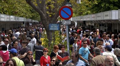 La Fira del Llibre de Valencia atrajo a numerosos visitantes en su &uacute;ltima jornada.