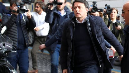 El primer ministro Renzi llega a la asamblea del PD en Roma.