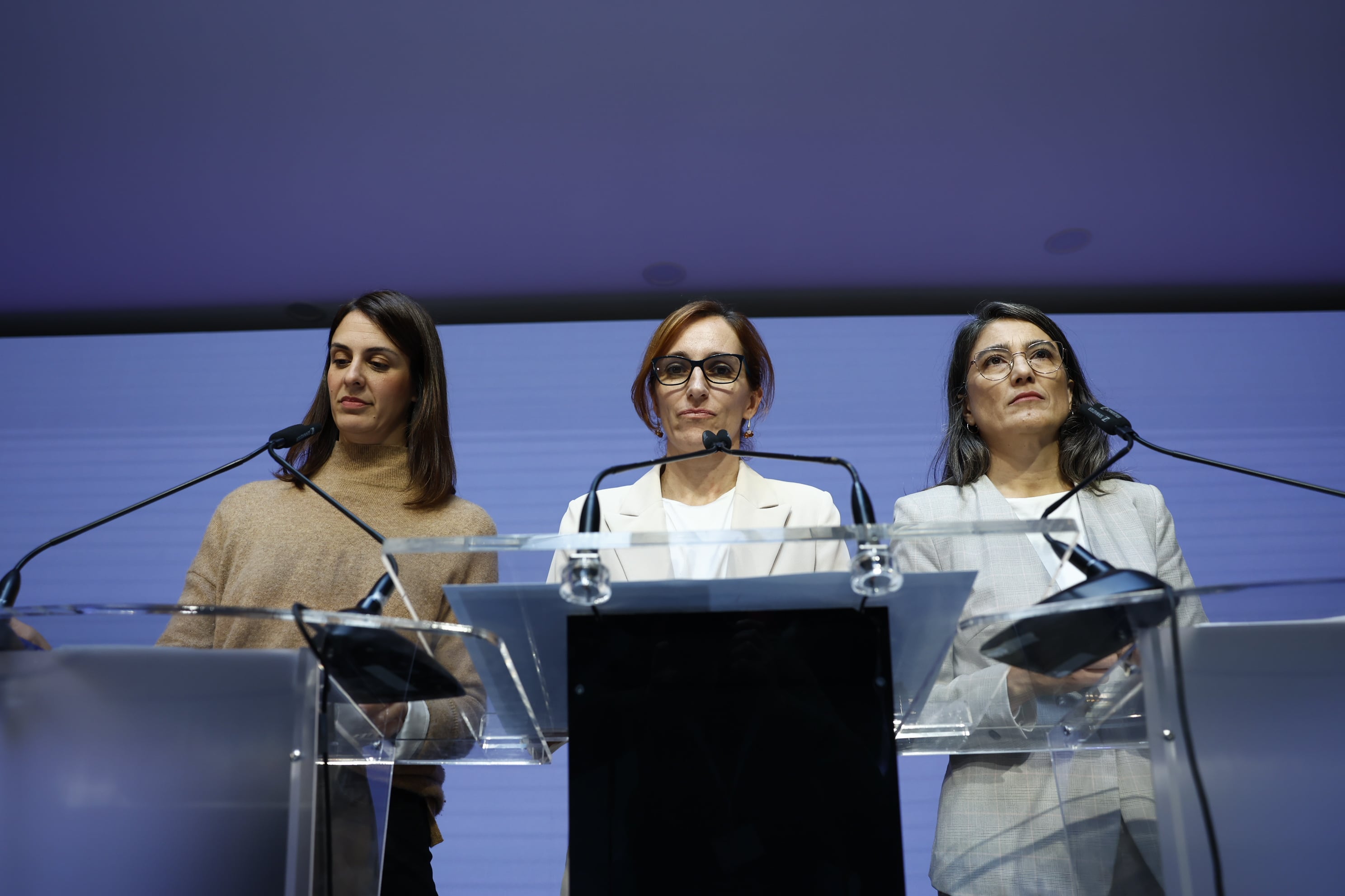 Rita Maestre, Mónica García y Manuela Bergerot, durante la rueda de prensa de este lunes en Madrid. 