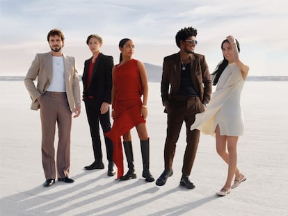 De izda. a dcha., Paul Mescal, Jackson Wang, Yara Shahidi, Labrinth y Jisoo, en la campaña de Trinity de Cartier.