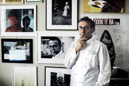 El chef italiano Massimo Bottura cuenta con tres estrellas Michelin en su restaurante Osteria Francescana, en Módena.