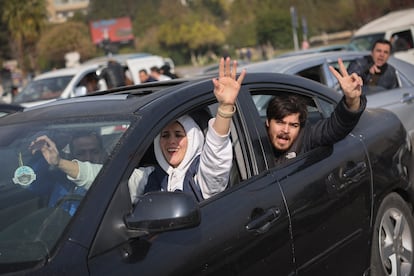 Alegría en las calles de Damasco tras la caída de régimen de El Asad. 