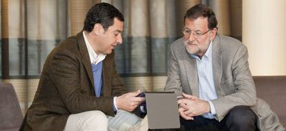 El l&iacute;der del PP andaluz, Juan Manuel Moreno, junto a Rajoy en Segovia.