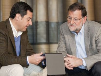 El l&iacute;der del PP andaluz, Juan Manuel Moreno, junto a Rajoy en Segovia.