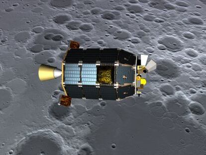 Ilustración de la sonda espacial automática ‘LADEE’ en órbita de la Luna.