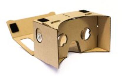 Google Cardboard: cuestan unos 15 euros, pero a menudo se distribuyen gratis. Funcionan con un tel&eacute;fono Android o un iPhone. Es recomendable para quien quiere probar esta tecnolog&iacute;a sin gastar apenas dinero.