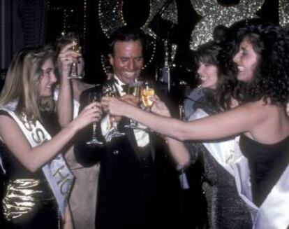 Julio Iglesias, en una imagen de los años ochenta.