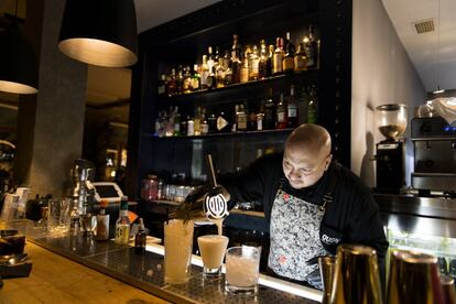 Omar Kuan, 'bartender' de Quispe, en Madrid.