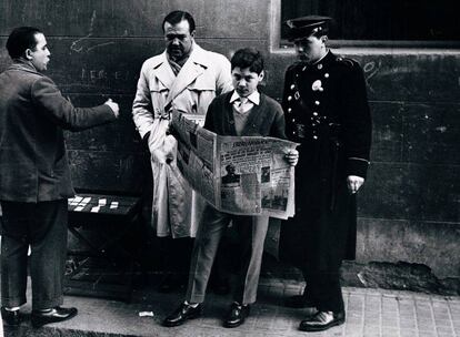 Una fotografía de Leopoldo Pomés de su libro 'Barcelona 1957'.