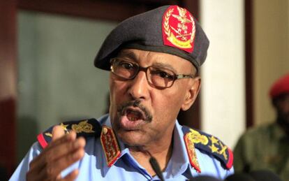 Abdelrahim Mohamed Hussein, ministro de Defensa de Sud&aacute;n.  