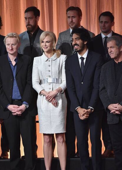 Arriba, de izquierda a derecha: el director de documentales Dan Krauss, el actor Ryan Gosling y Lyricists Benj Pasek. Abajo, desde la izquierda: Guy Hendrix Dyas, la actriz Nicole Kidman, cu compañero en la película 'Lion' Dev Patel y el director Mel Gibson.