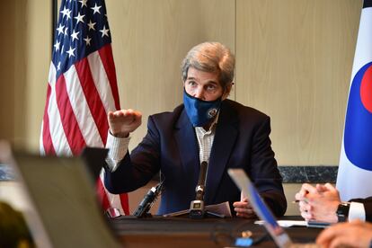 John Kerry, en Seúl (Corea del Sur) el 18 de abril durante una rueda de prensa. 