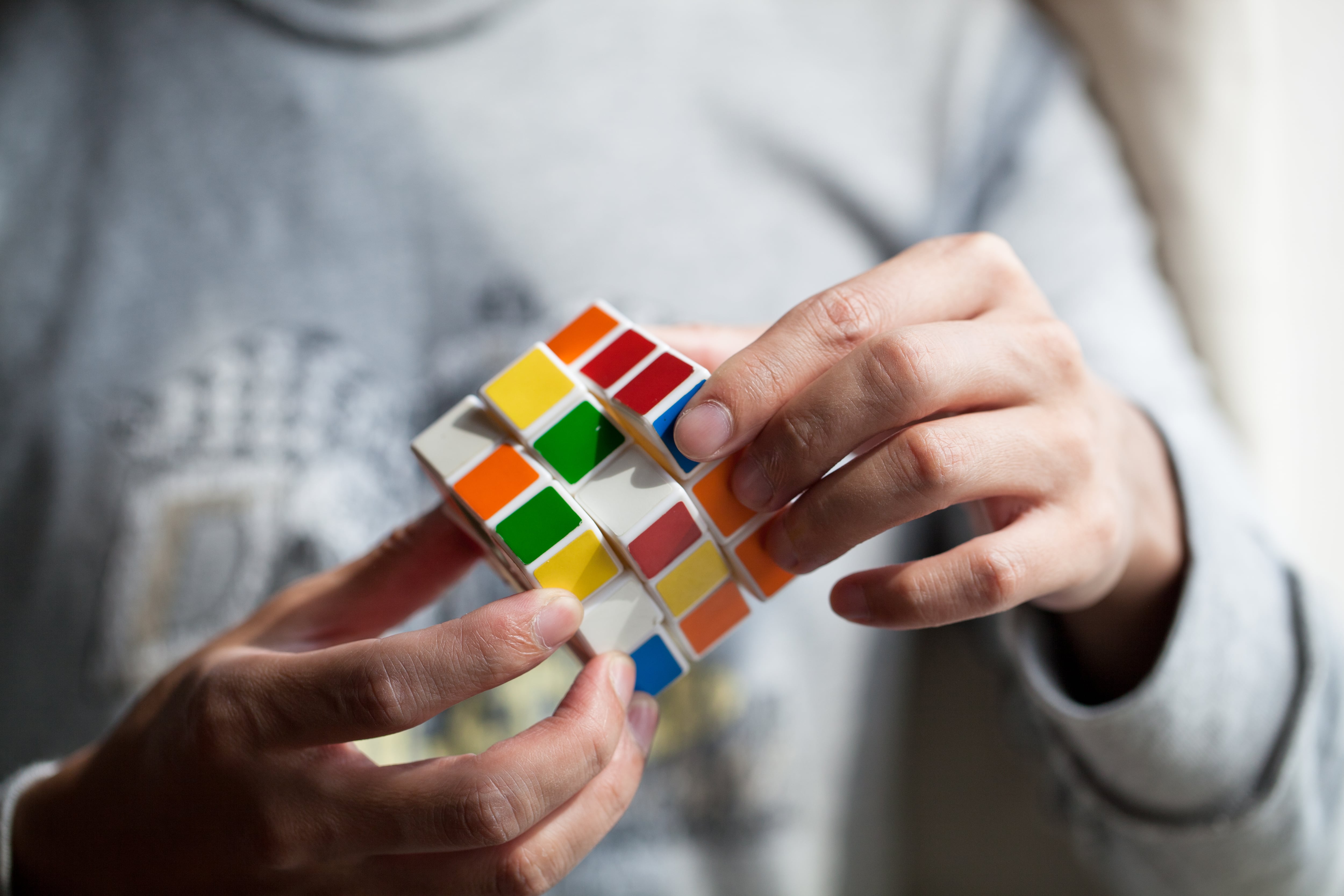 50 años del cubo de Rubik: ¿Es posible resolverlo si está trucado?