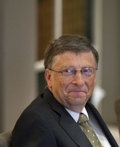 El estadounidense Bill Gates, presidente de Microsoft y copresidente de la Fundación Bill y Melinda Gates, es en la actualidad el hombre vivo más rico del mundo y la novena fortuna de la historia, con un patrimonio de 72.000 millones de euros.