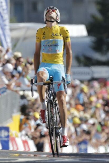 Nibali, vencedor en la meta de Chamrousse.