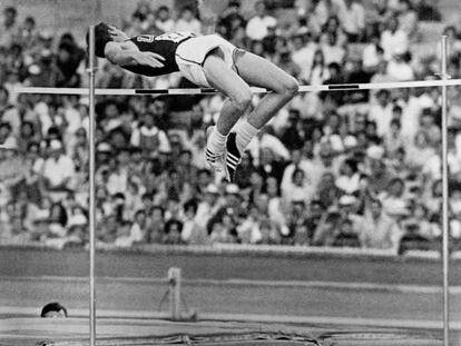 Dick Fosbury en los Juegos Olímpicos de México, en octubre de 1968.