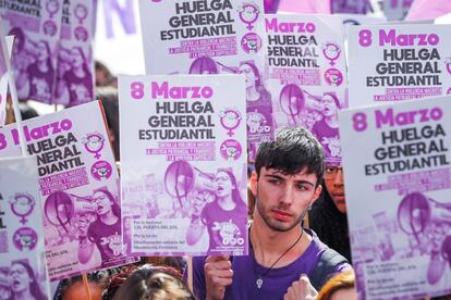 Concentración del Sindicato de Estudiantes en la Puerta del Sol, dentro de la huelga estudiantil-feminista del 8-M.