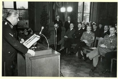 Inauguracin de la exposicin 'El libro alemn' en el museo Mauritshuis, en 1941.