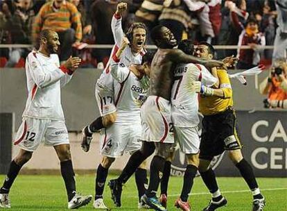 Los jugadores del Sevilla celebran el gol que les da el pase a semifinales de Copa del Rey