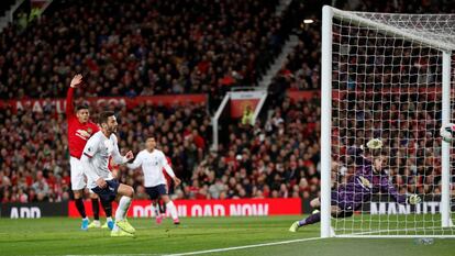 Adam Lallana anota el 1-1 ante De Gea.