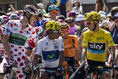 Chris Froome charla con Nairo Quintana