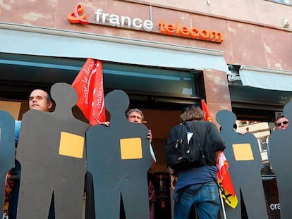 Manifestación de trabajadores de France Télécom, en Estrasburgo, por la ola de suicidios de sus trabajadores, en 2009.